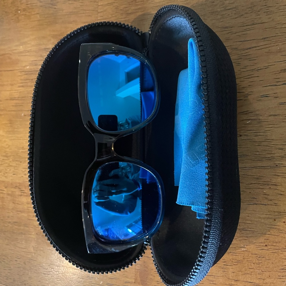 Costa Del Mar! Blue mirror polarized 580g lenses. NWOT